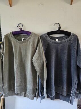 Lot of Two Balance Collection Light Sweatshirt Style Raglan Tunics Size L